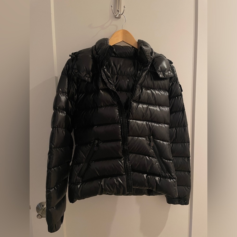 Moncler Bady Short Puffer Jacket in Black Size 2 Womens